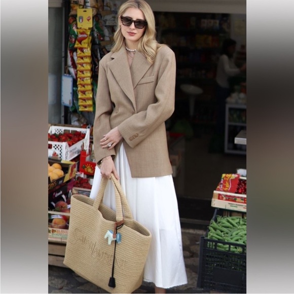 NWT • Kerrie dress Reformation - size 6 - Picture 3 of 9